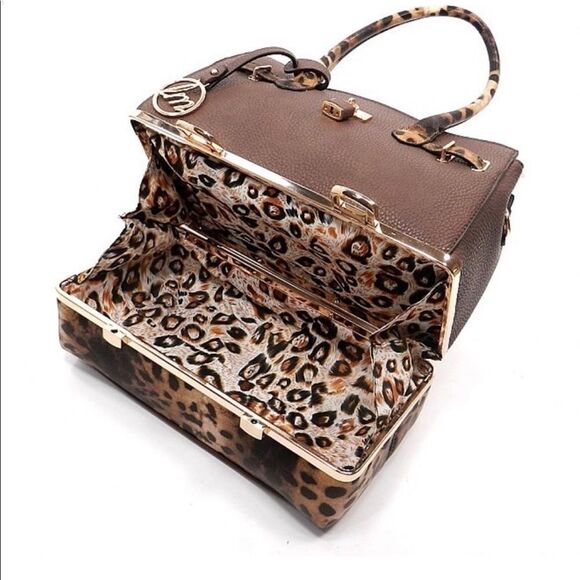 Leopard Pattern Double Handles bag - Picture 5 of 7